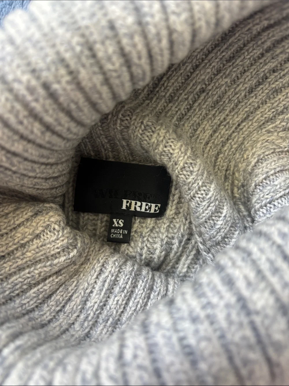 Wilfred Gray Ribbed Turtleneck Sweater 100% wool